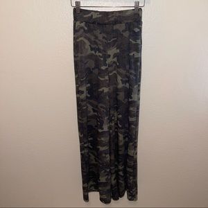 NWT Socialite Green Camo Wide Leg Pull On Stretch High Waist Lounge Pants Small